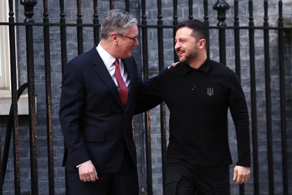 Zelenskyy receives a warm welcome from the British Prime Minister, one day after the White House explosion