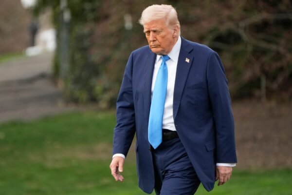 More than 1,900 researchers describe 'assault' to the science of the White House: 'We see real danger'