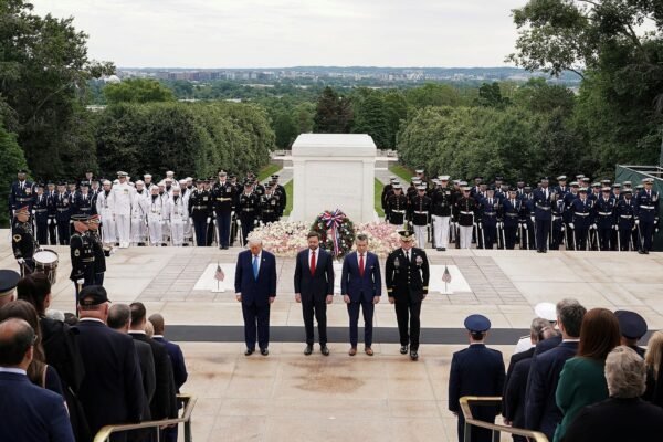 Photo: President Donald Trump, Vice President JD Vance and Defense Secretary Pete Hegseth meet the tomb of the unknown soldier, on the holidays of the Fallen Day, in the National Cemetery of Arlington in Arlington, Virginia, May 26, 2025.