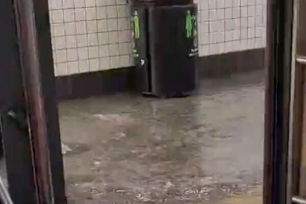 Sudden floods impact the transport of New York City when storms reach northeastern