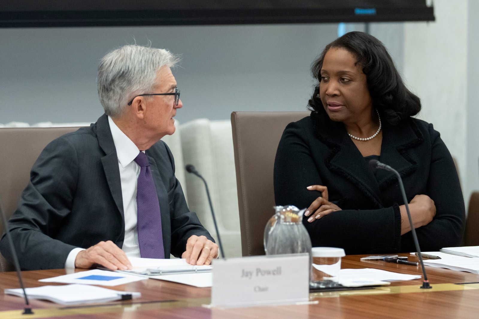 The federal judge temporarily blocks Trump's attempt to fire the governor of the Lisa Cook Federal Reserve