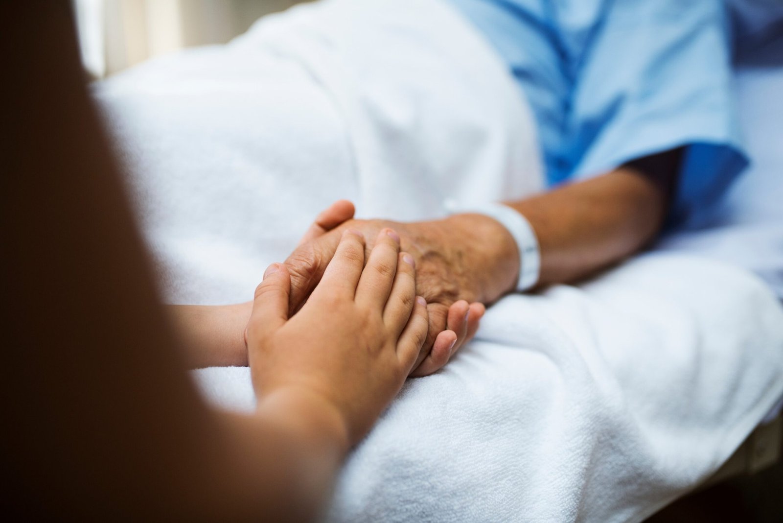 Photo: An older person in the hospital in a file photo without date.