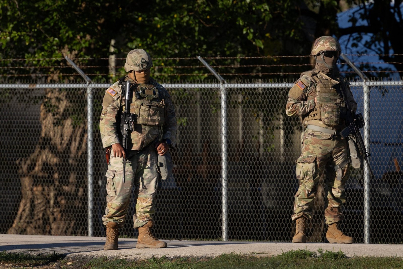 PHOTO: National Guard arrives at Army Reserve Training Center south of Chicago
