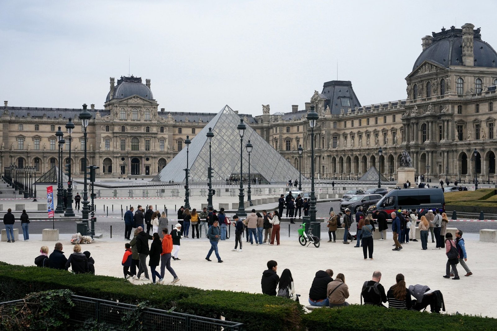 The manhunt begins for four suspects after the theft of "priceless" jewels at the Louvre in Paris