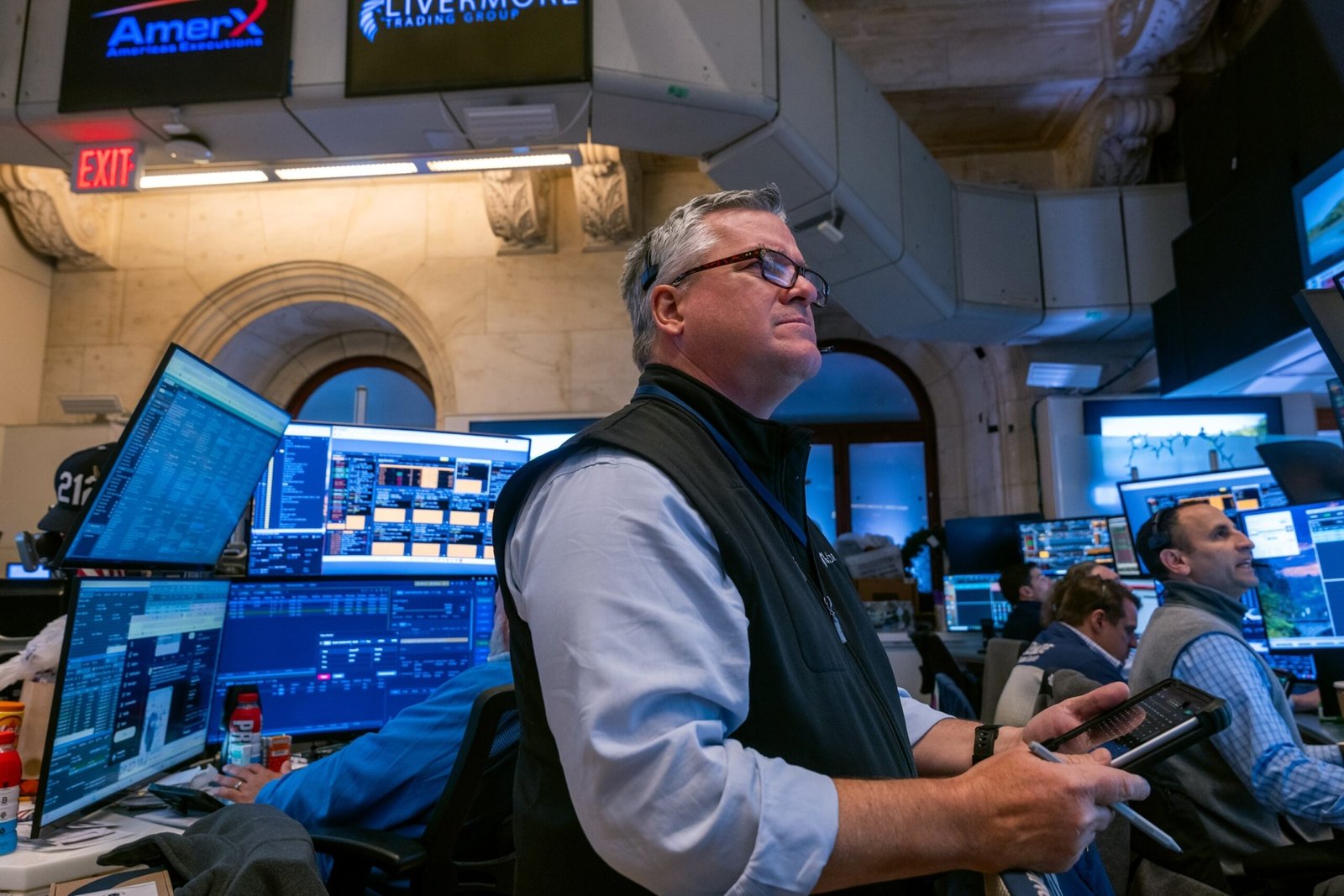 Stocks close higher after Senate takes action to end government shutdown