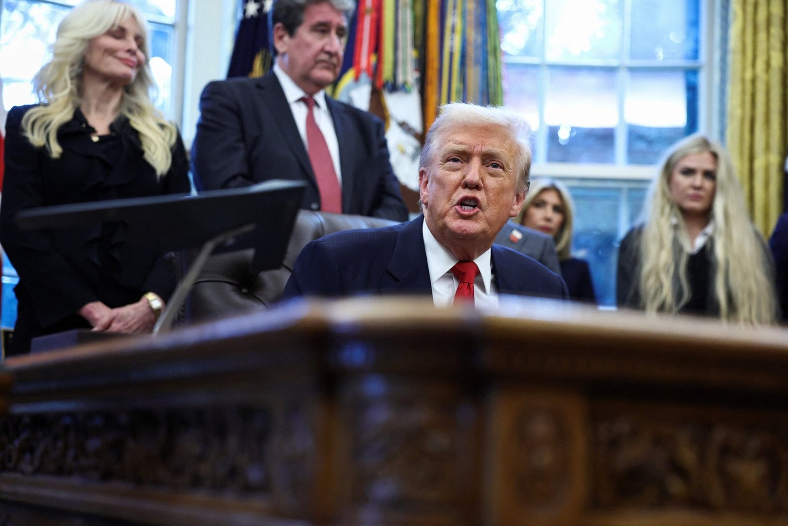 Trump minimizes economic problems as a partisan spin and says: "Costs are very low"