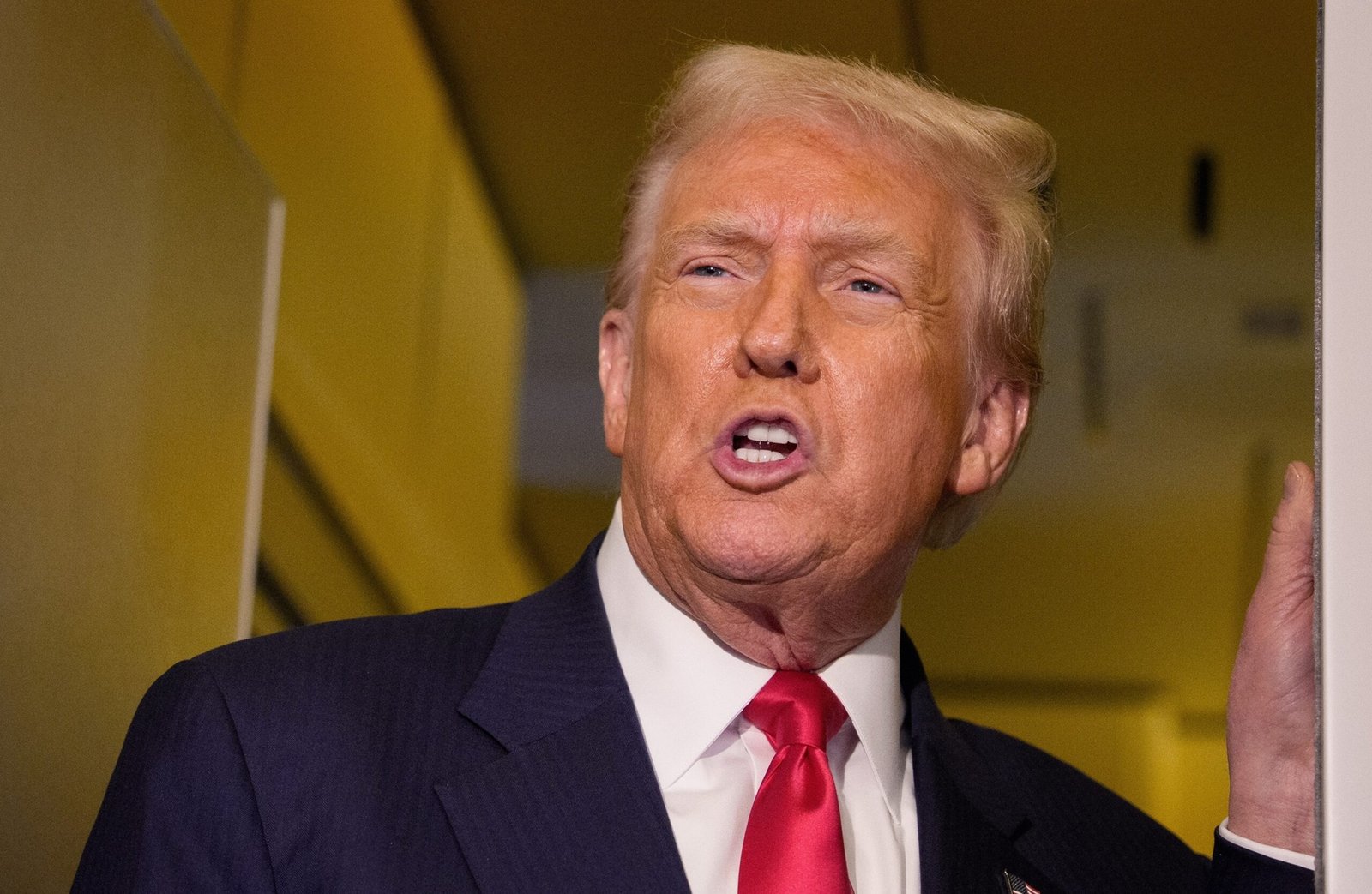 Trump threatens to cut aid to Nigeria and possible military action over accusations of "murder of Christians"