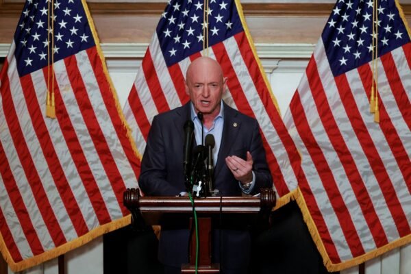 Senator Kelly criticizes Trump and calls for investigation of Caribbean attacks and for Hegseth to testify